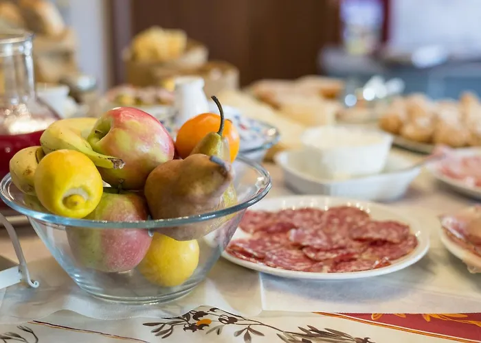 לינה וארוחת בוקר Bed & Breakfast Suvereto 3*