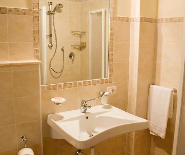 Bed & Breakfast Suvereto לינה וארוחת בוקר