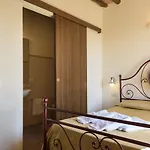 Bed & Breakfast Suvereto Oda ve Kahvaltı